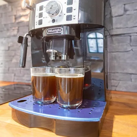 Feelgoodflats Design In Center, Station Close With Netflix Und Workplace Daire